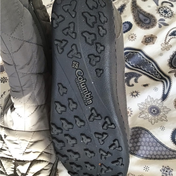 Womens Columbia Quilted Winter Boots - Picture 6 of 6